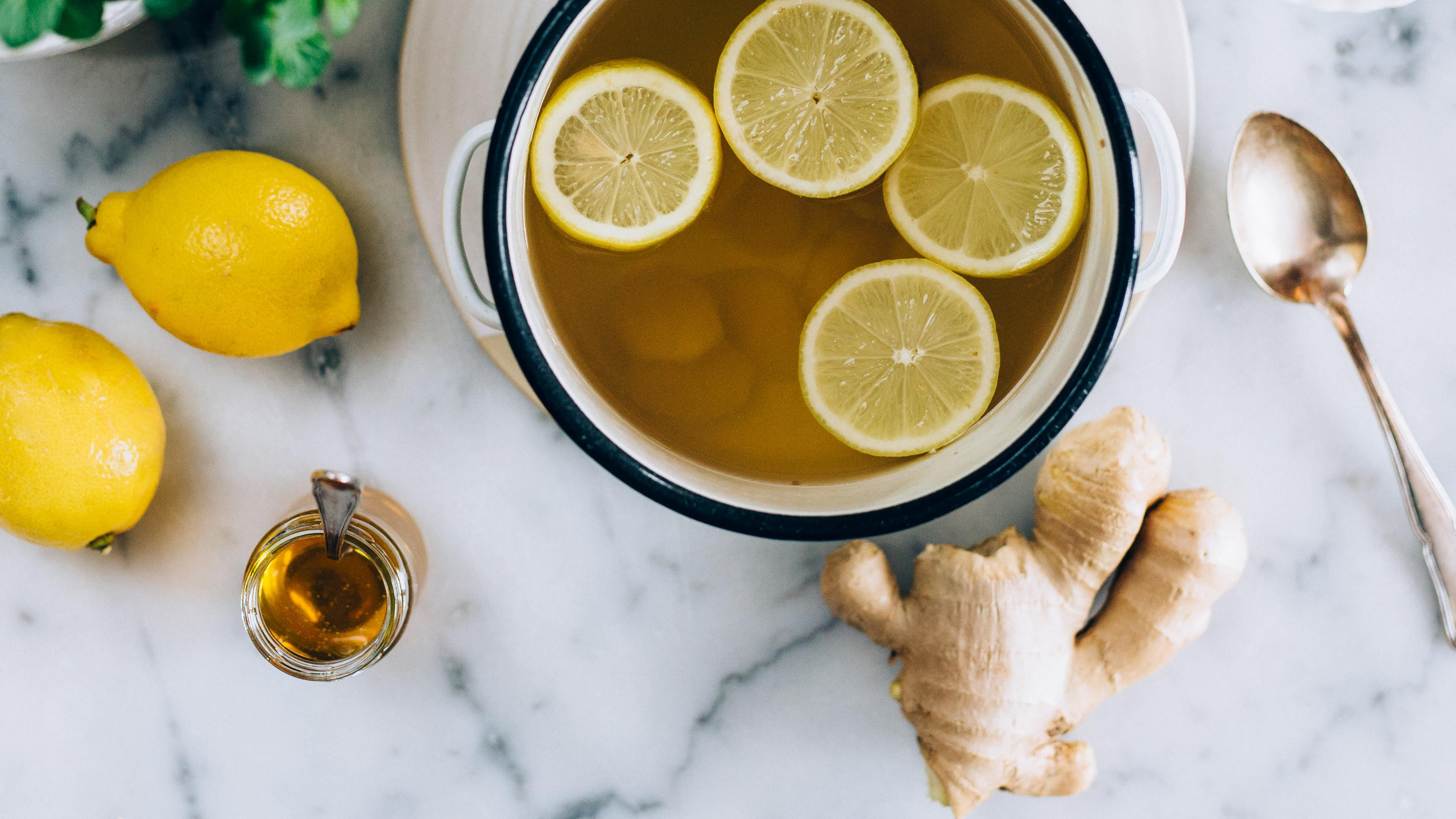 Ingwer Zitronen Tee mit Honig Rezept | Ricola